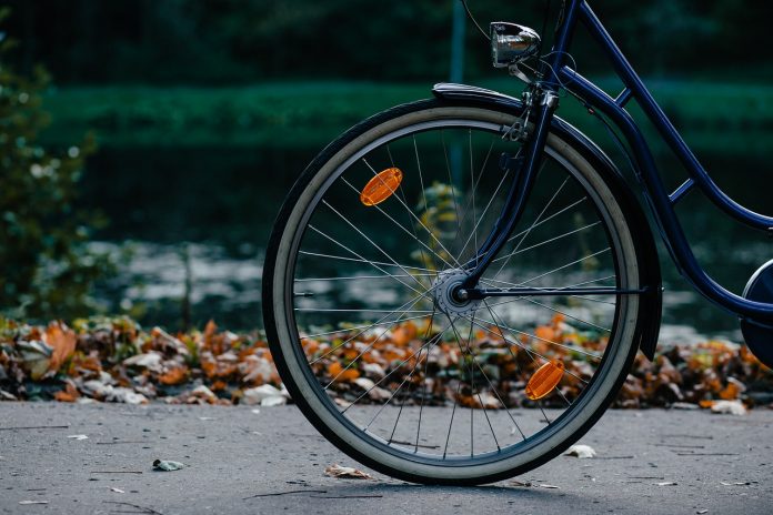CitySprint cycle courier working has won the right to paid holidays and minimum pay in the latest “gig economy” case.