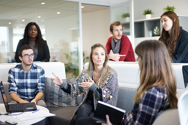 With new gender pay gap reporting obligations set to come into force next month, employers are turning their attention to how they will comply with the new regime. From 2017 and each subsequent year, an employing entity with 250 or more employees as at 5 April must publish certain statistics relating to bonus pay and hourly pay, to highlight any gender pay gap in relation to its employees. Slightly different rules apply to public sector employers, where the relevant date is 31 March.